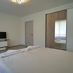 за гости симона * Смолян