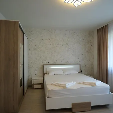 за гости симона Smolyan