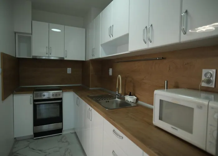 за гости симона *